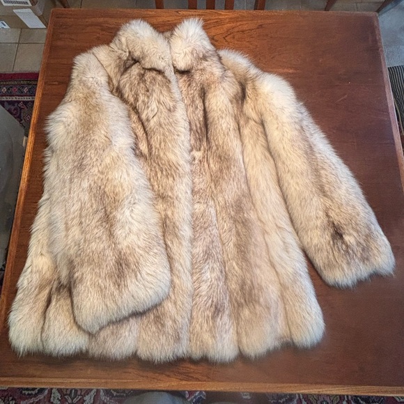 Jackets & Blazers - Luxurious Fur Coat